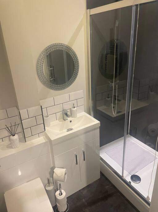Fern House - By Shortstays4U 2 Bed House With Free Parking In The Town Centre คิงส์ลินน์ ภายนอก รูปภาพ