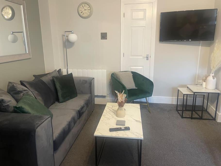 Fern House - By Shortstays4U 2 Bed House With Free Parking In The Town Centre คิงส์ลินน์ ภายนอก รูปภาพ
